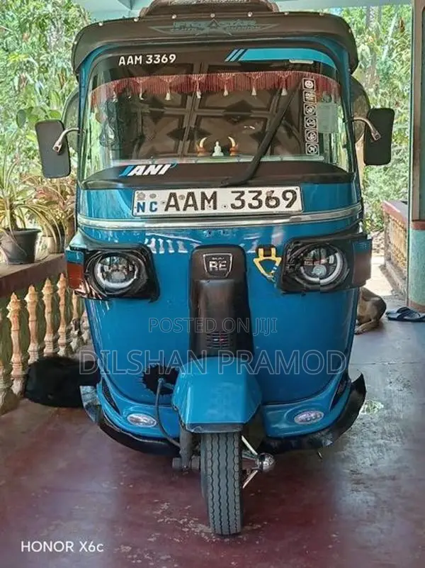 Bajaj RE 2013