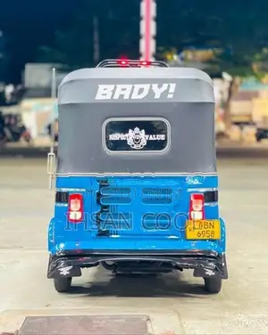 Bajaj RE 2019