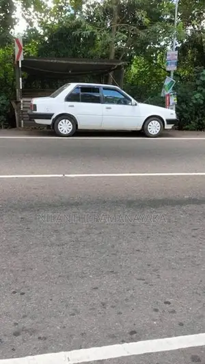 Nissan Sunny B11 1985