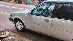 Nissan Sunny B11 1985