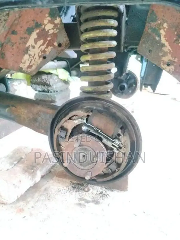 Three Wheel බක්කිය