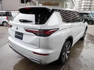 Mitsubishi Outlander P Executive Package 2025