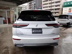 Mitsubishi Outlander P Executive Package 2025