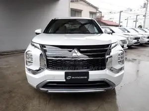 Mitsubishi Outlander P Executive Package 2025