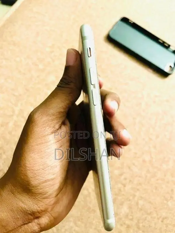 Apple iPhone 6S (Used)