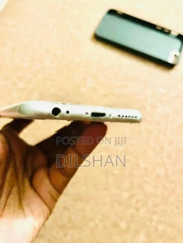Apple iPhone 6S (Used)