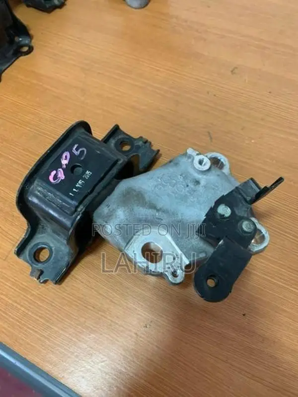 Honda Fit GP5 Gearbox Mount