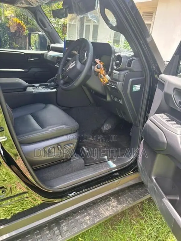 Toyota Land Cruiser Prado 2025