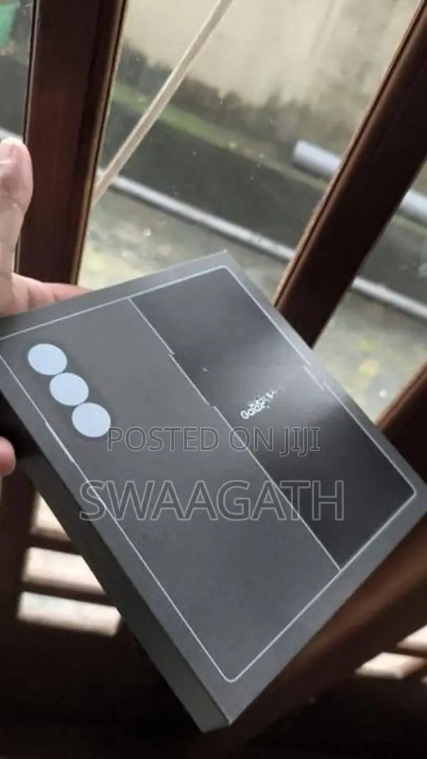 Samsung Galaxy Fold 8 Ultra (Used)