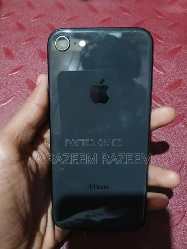 Apple iPhone 8 (Used)