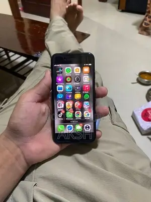 Apple iPhone SE 3 (Used)
