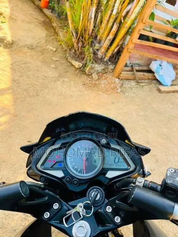 Bajaj Pulsar NS200 2017