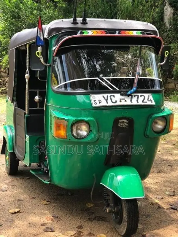 Bajaj RE 4 stroke 2011