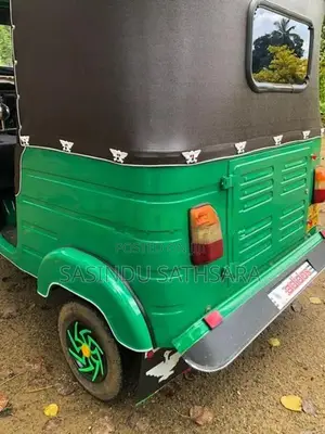 Bajaj RE 4 stroke 2011