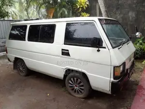 Mitsubishi L300 1986