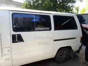 Mitsubishi L300 1986