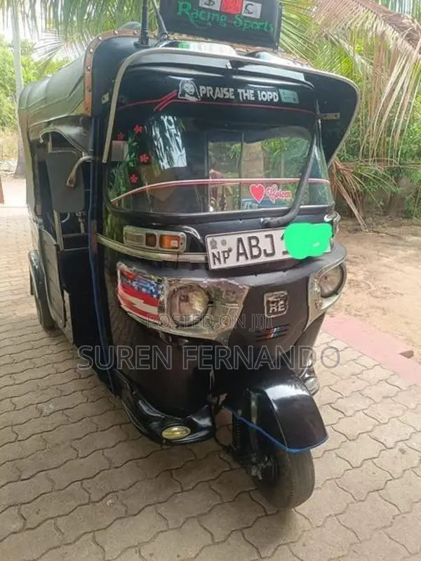 Bajaj RE 2015