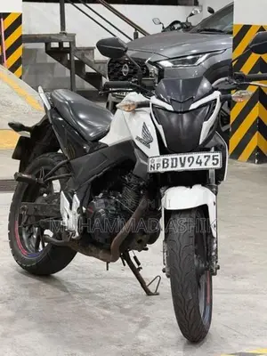 Honda CB Hornet 160r 2016