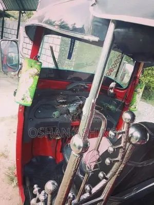 Bajaj RE 2015