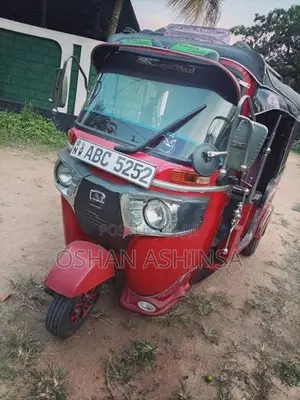 Bajaj RE 2015