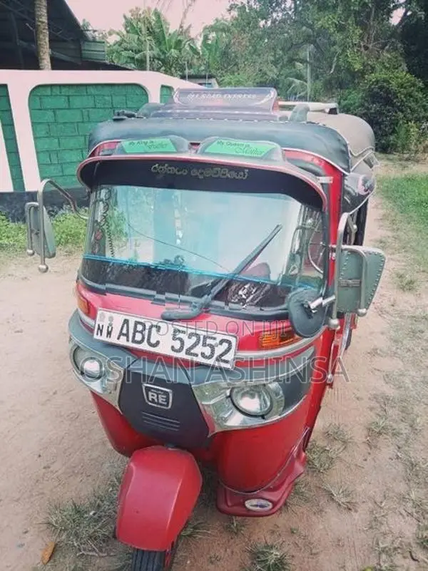 Bajaj RE 2015