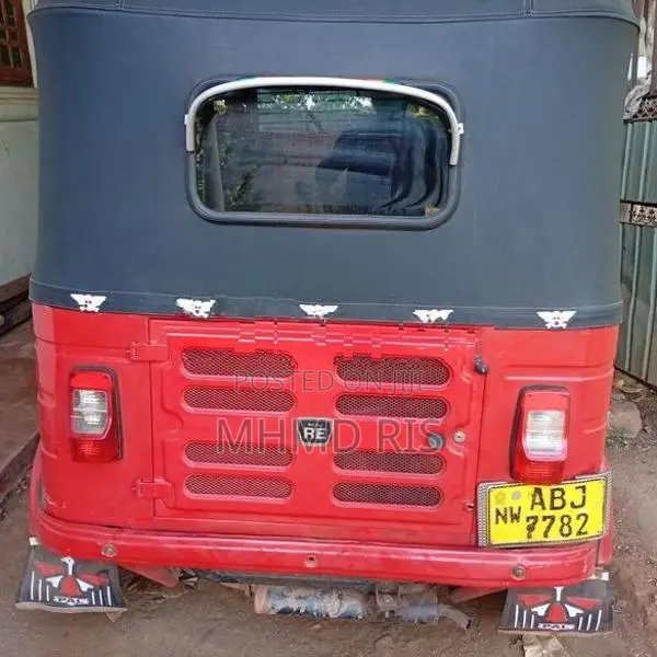Bajaj RE 2015