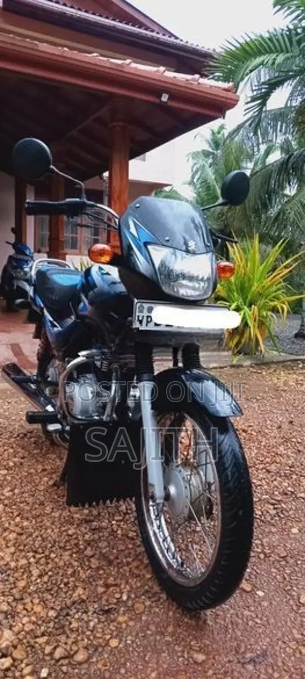 Bajaj CT100 2015