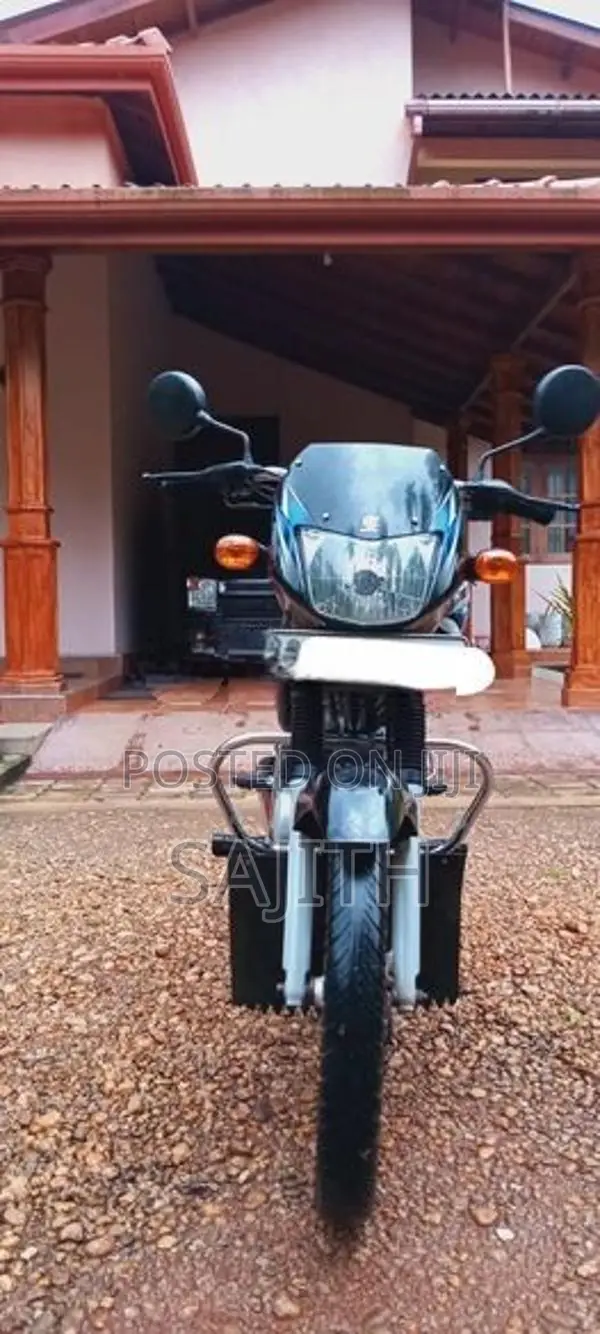 Bajaj CT100 2015