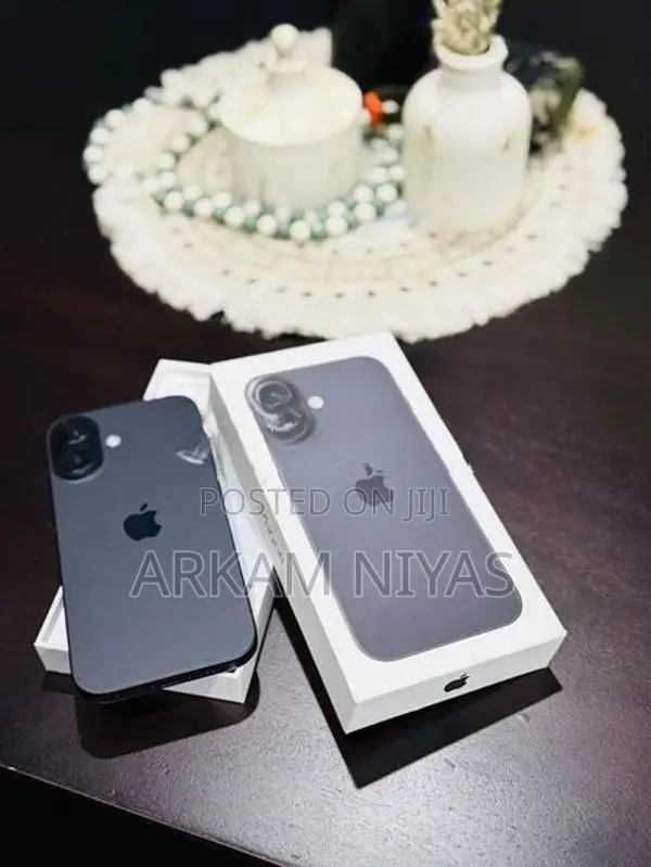 Apple iPhone 16 (Used)
