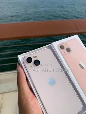 Apple iPhone 13 (Used)