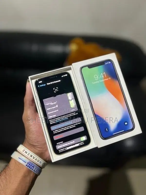 Apple iPhone X (Used)