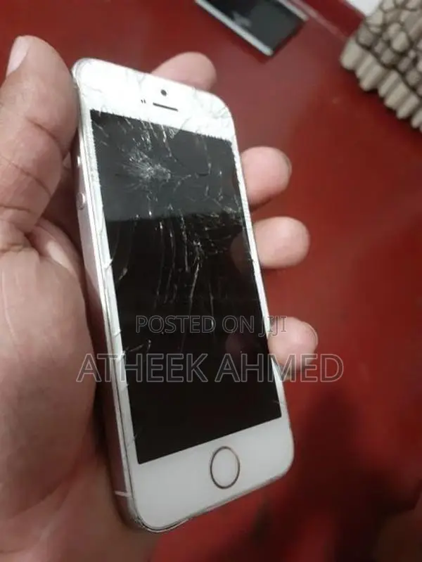 Apple iPhone SE (Used)