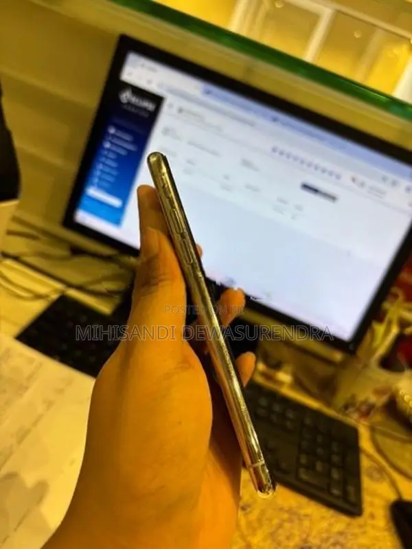 Apple iPhone X (Used)