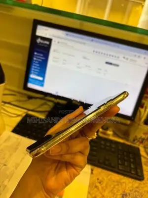 Apple iPhone X (Used)