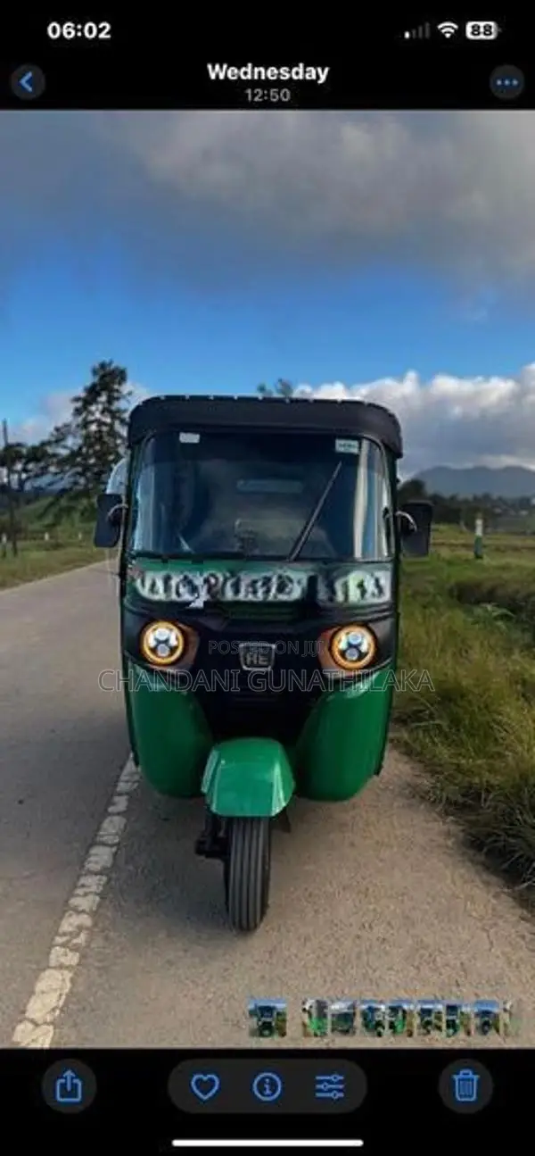 Bajaj RE 2013