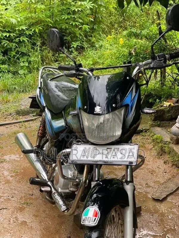 Bajaj CT100 2021