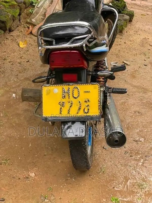 Bajaj CT100 2021