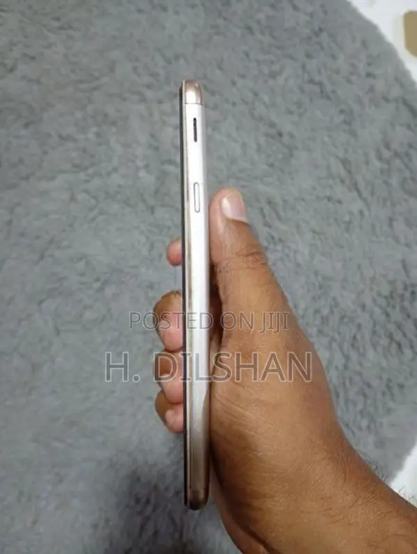 Samsung Galaxy J7 (Used)