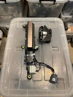 Genuine Range Rover Velar 2019 Door Handle Locks Sport Vogue