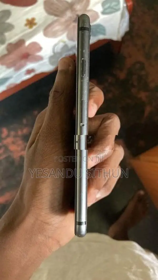 Apple iPhone 8 (Used)