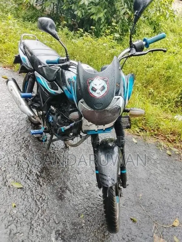 Bajaj Discover 2016
