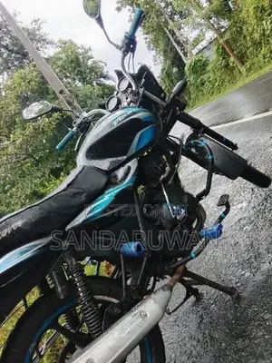Bajaj Discover 2016