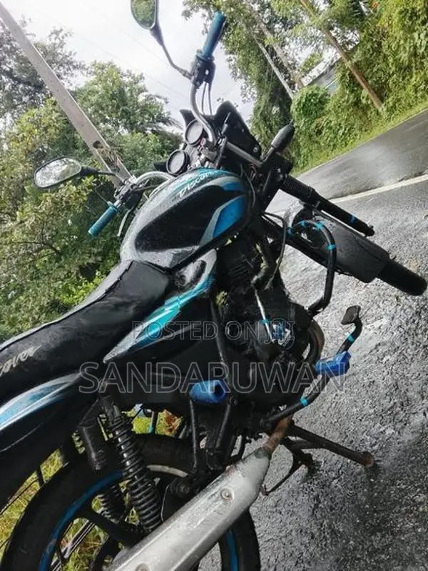 Bajaj Discover 2016