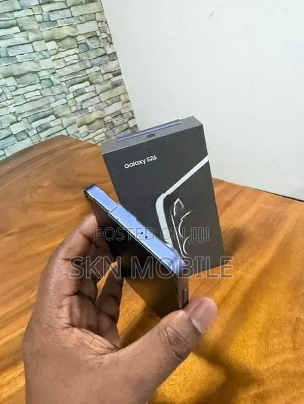 Samsung Galaxy S26 12GB 256GB 5G (Used)
