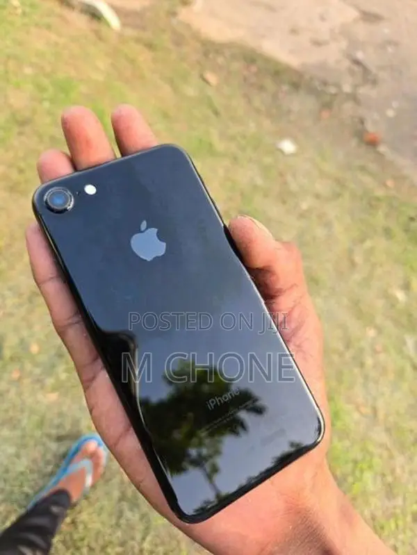 Apple iPhone 7 128GB (Used)