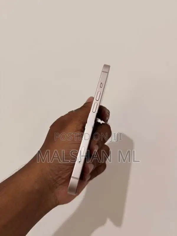 Apple iPhone 13 256GB (Used)