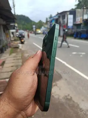 Apple iPhone 13 (Used)