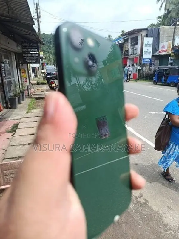 Apple iPhone 13 (Used)