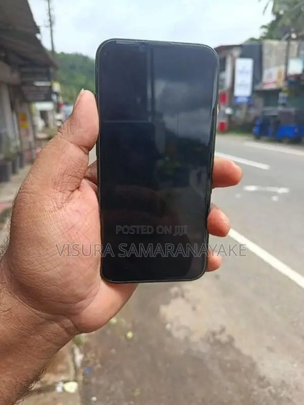 Apple iPhone 13 (Used)