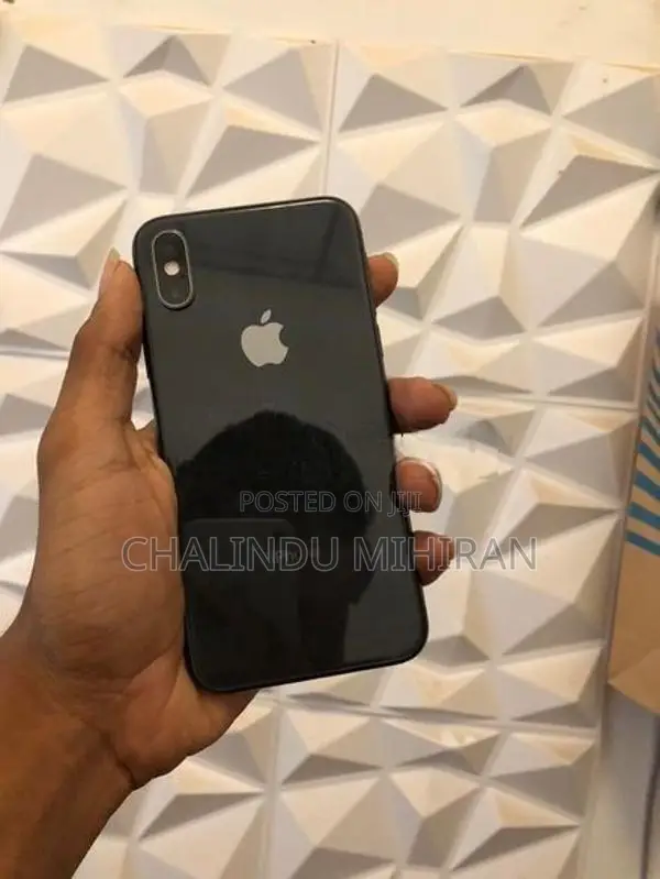 Apple iPhone XS (Used)